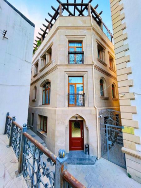 Parliament Hotel & Restorant
